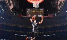 开云足球直播-金玟哉打出生涯之夜，阿尔及利亚单节拉开马里