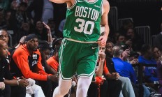 开云官方app入口-凯尔特人获得大胜，稳坐东部第一！