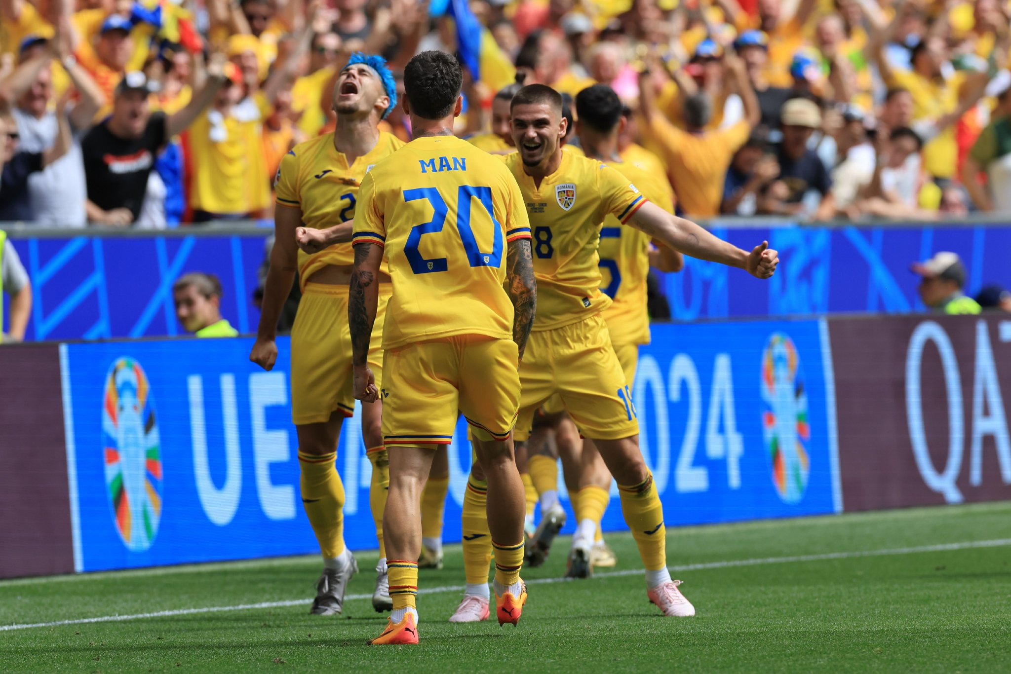 爱沙尼亚队在欧洲杯比赛中争夺胜利