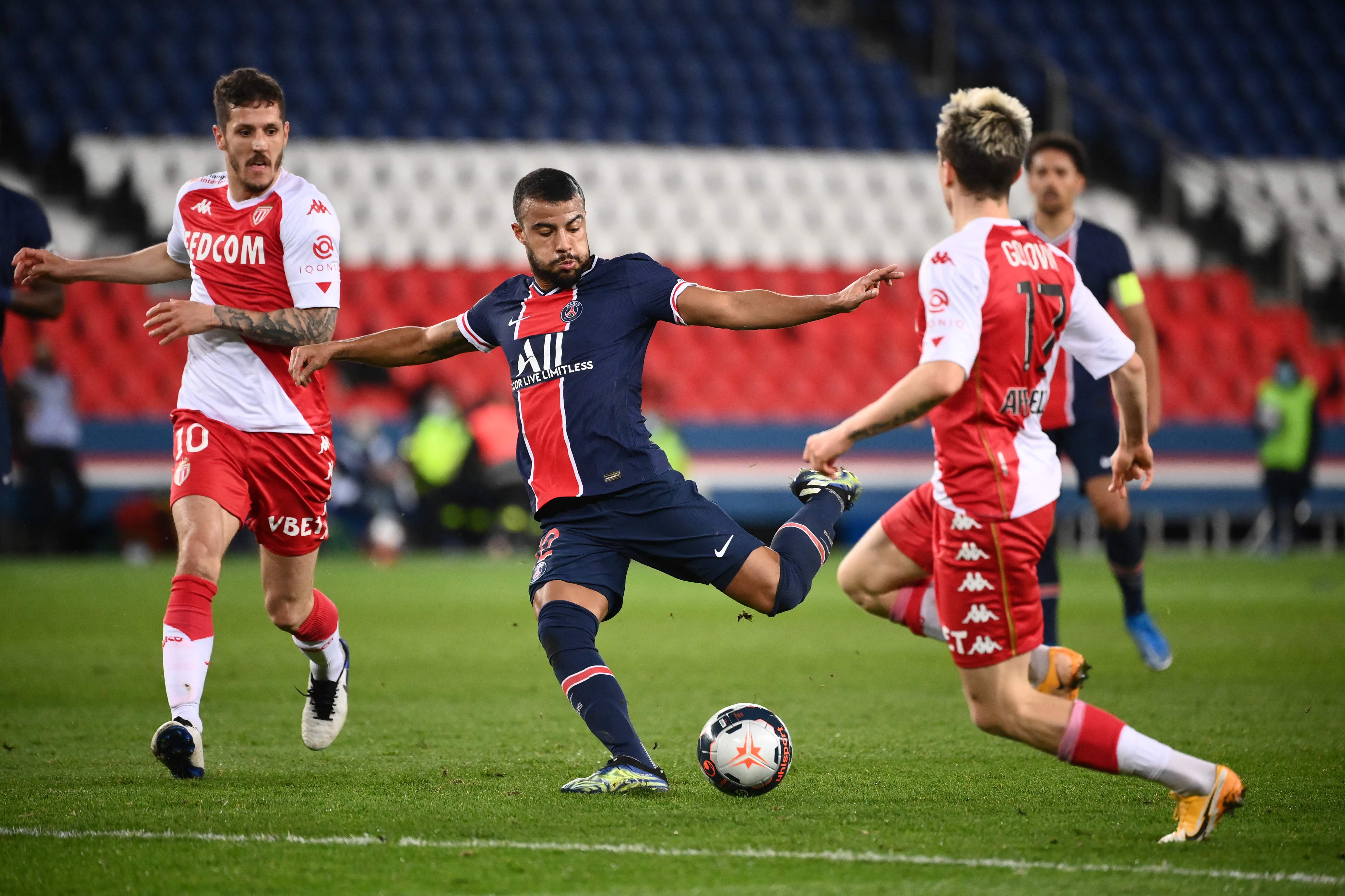 包含法甲球队备战，迎接新一轮挑战的词条