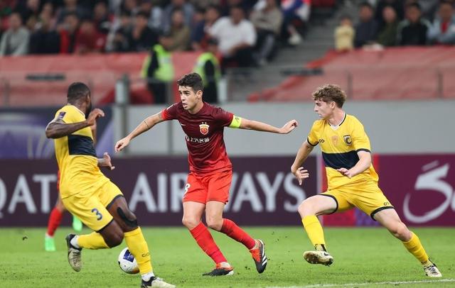 恒大为亚冠冠军而战，无畏前行