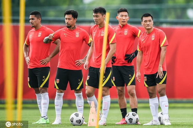 中亚球队抗衡西亚劲旅，亚洲联赛战火再擎的简单介绍