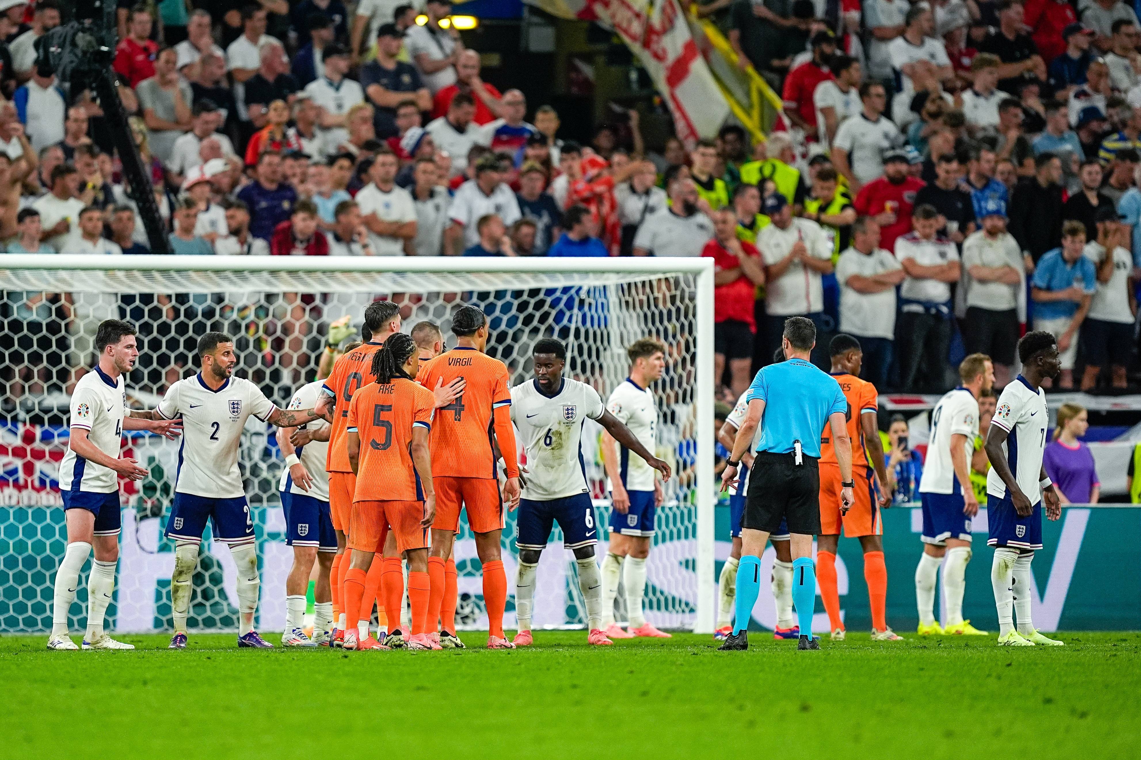 比利时队逆转胜利,欧洲杯竞争激烈 比利时队逆转胜利,欧洲杯竞争激烈