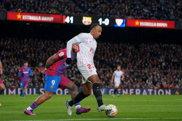 包含法国队横扫韩国队，波尔统治全场的词条