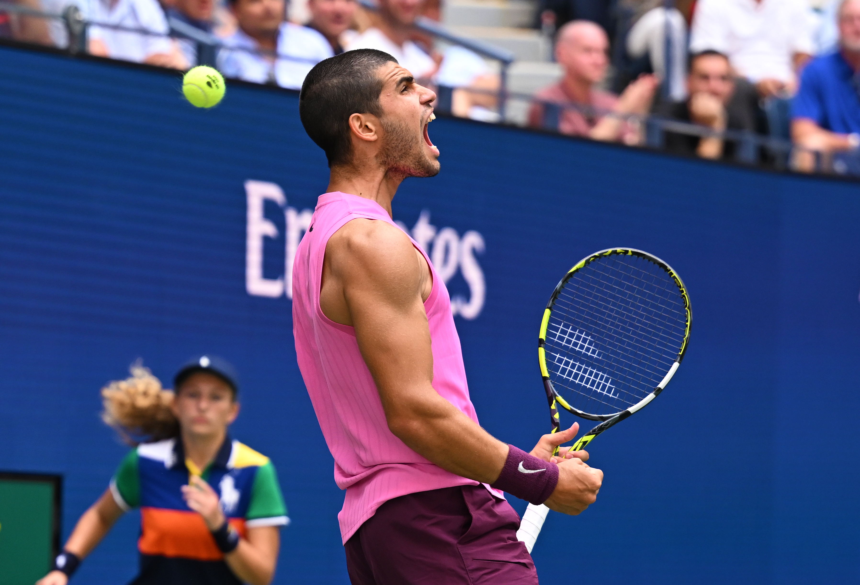 包含美国网球队轻取澳大利亚网球队，阿尔卡拉斯制霸全场的词条