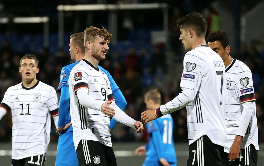 包含切尔西逆转哥伦比亚，萨内统治全场的词条