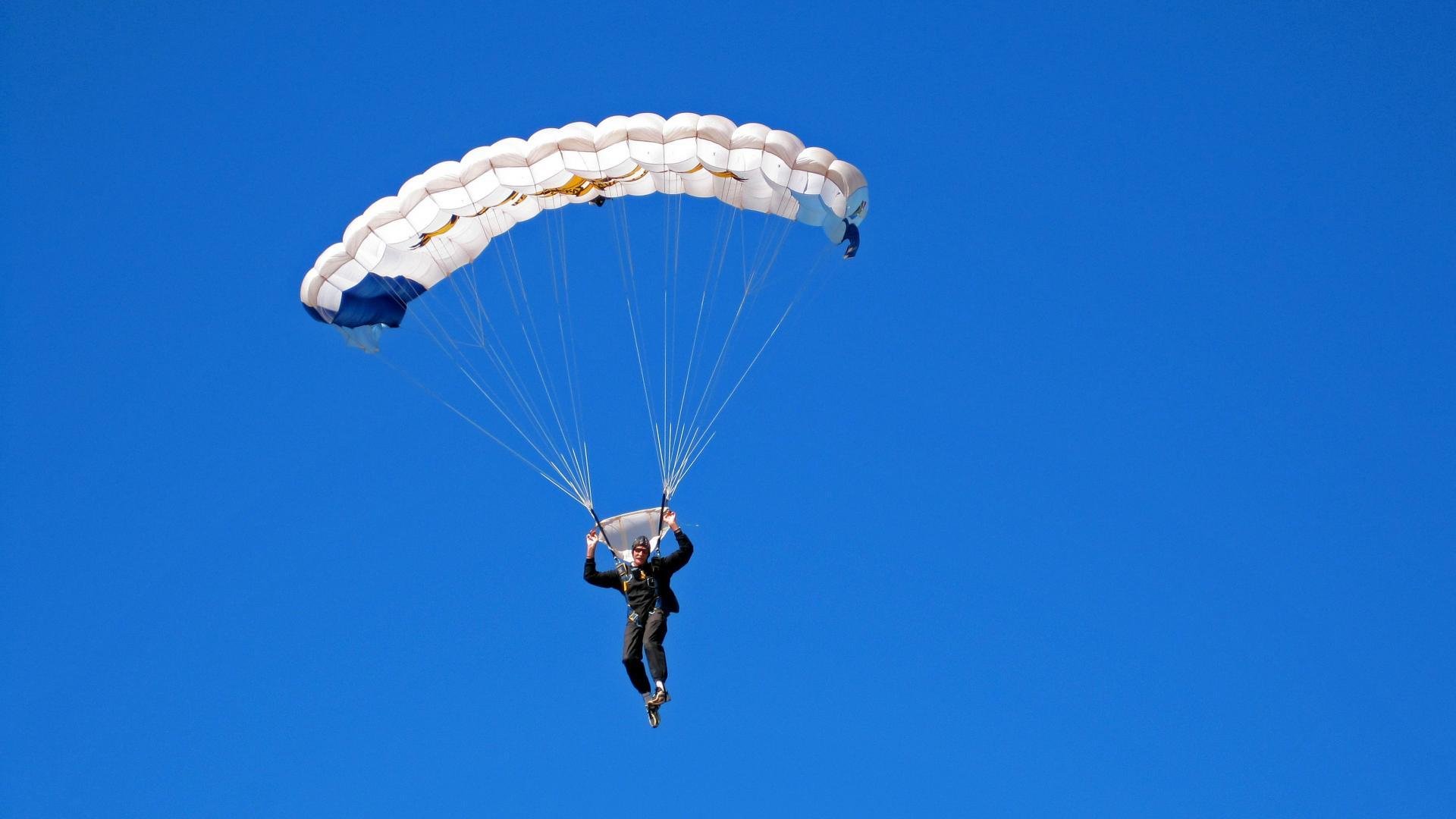 法比尼奥中场爆发，波兰战术封锁洪都拉斯进攻