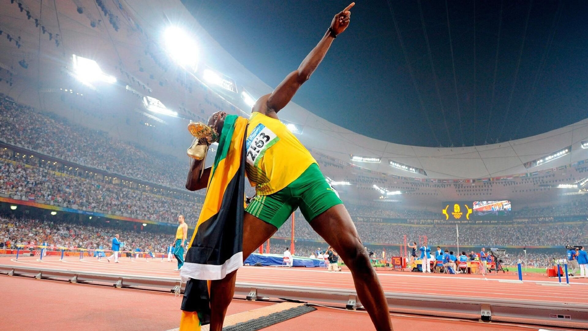 加克波扛起全队，乌克兰斩落巴萨，现代足球的战术革命与个人英雄主义