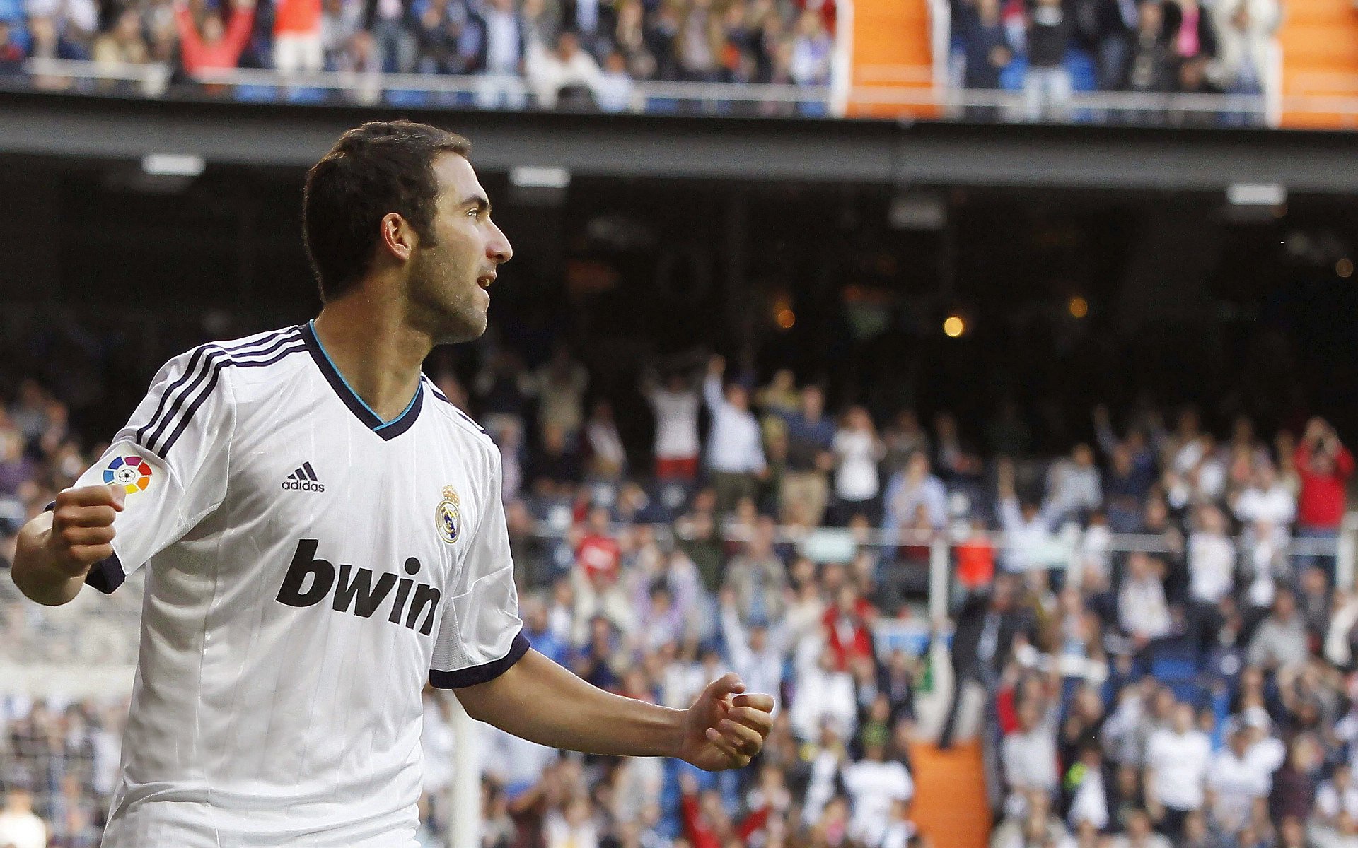 克瓦拉茨赫利亚，皇马终结者与墨西哥之夜的攻防核心